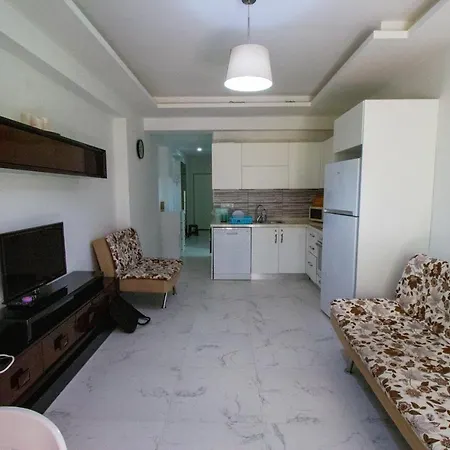 Denize 100 M2 Daire * Kusadası