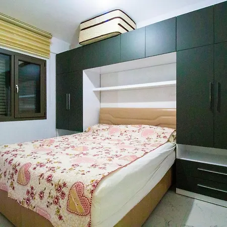 Denize 100 M2 Daire Apartamento Kusadası